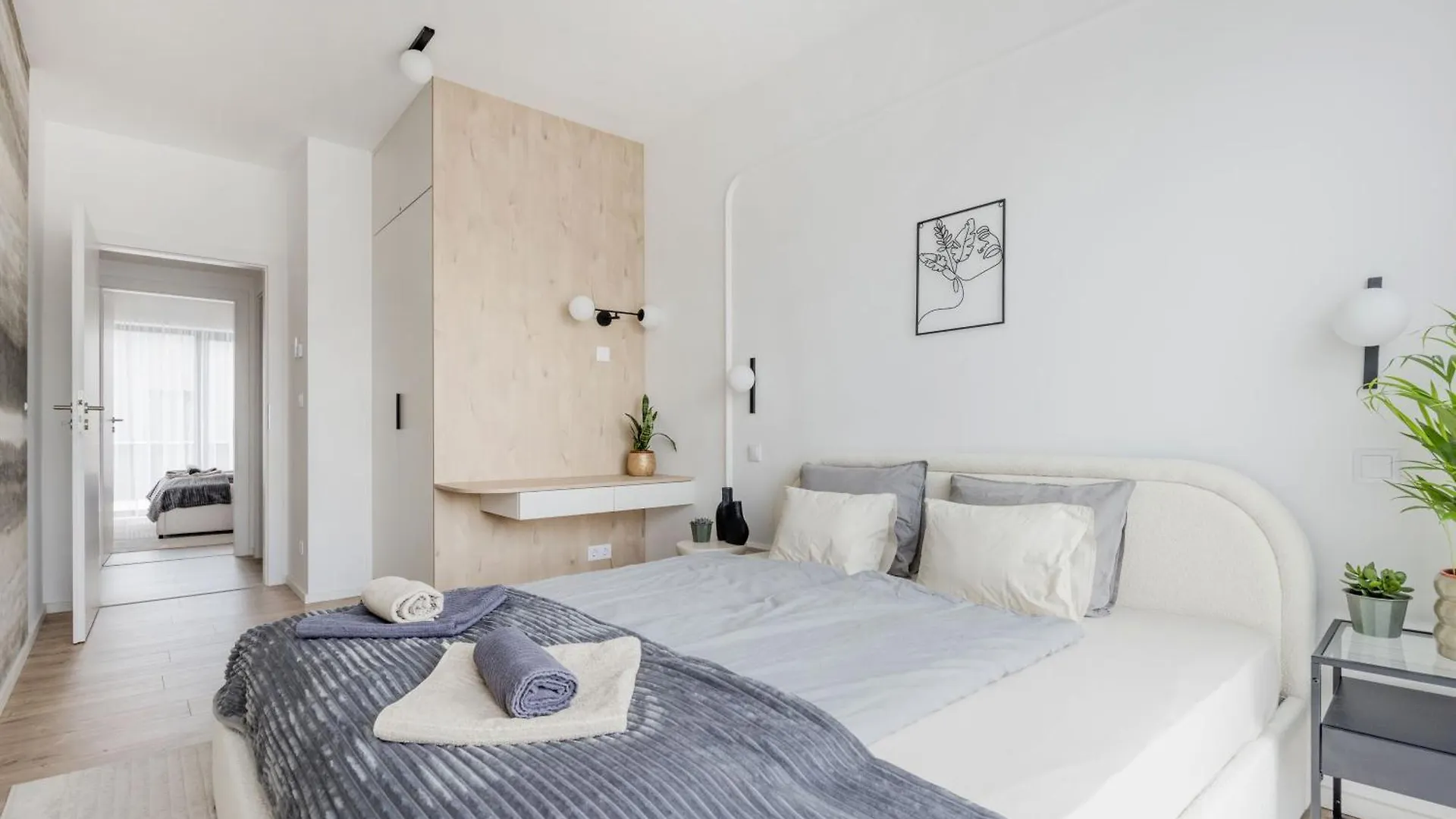 Penthouse With City View And Parking For Two ブダペスト