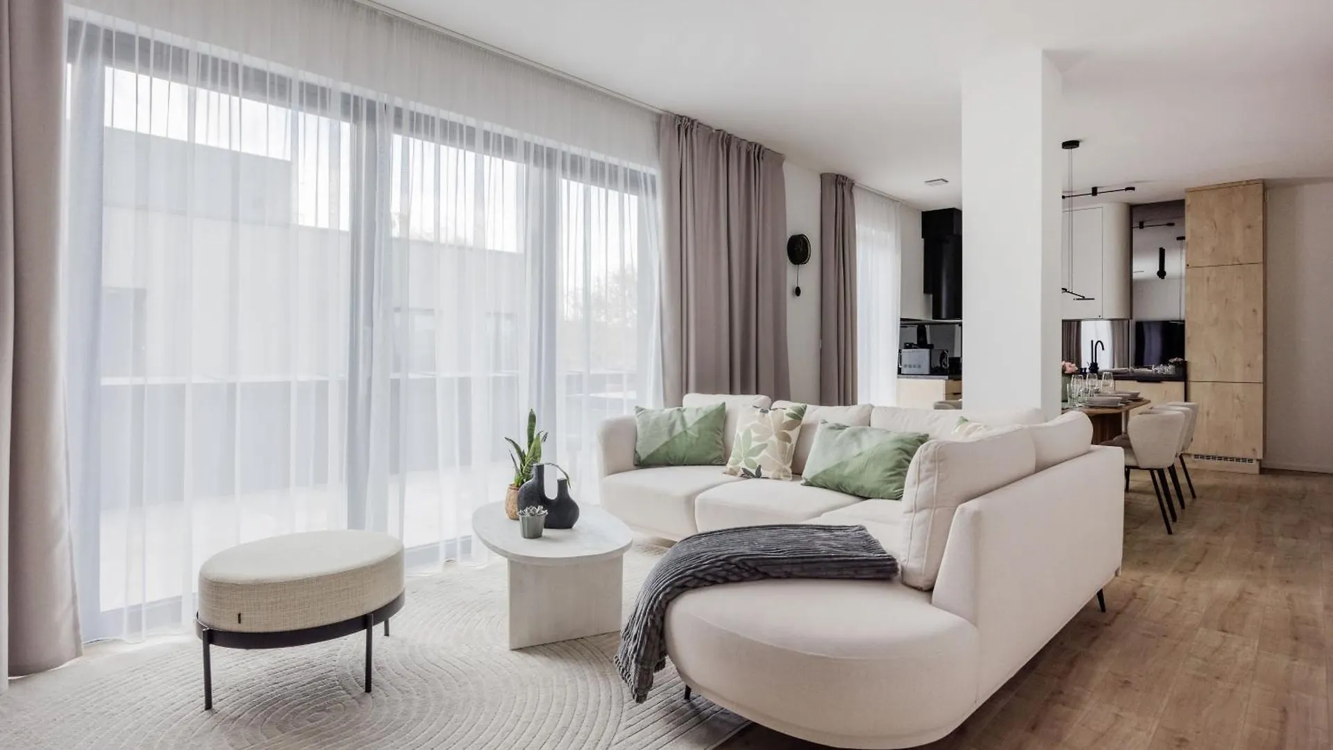 Penthouse With City View And Parking For Two Budapest